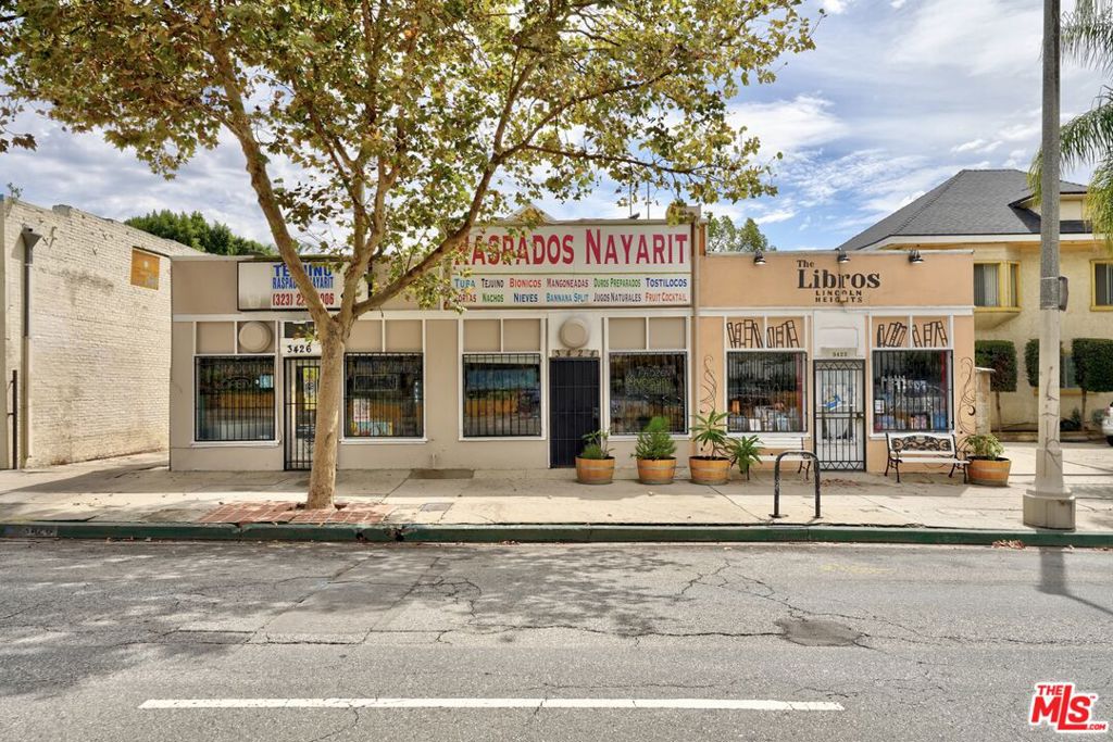 3422 N Broadway