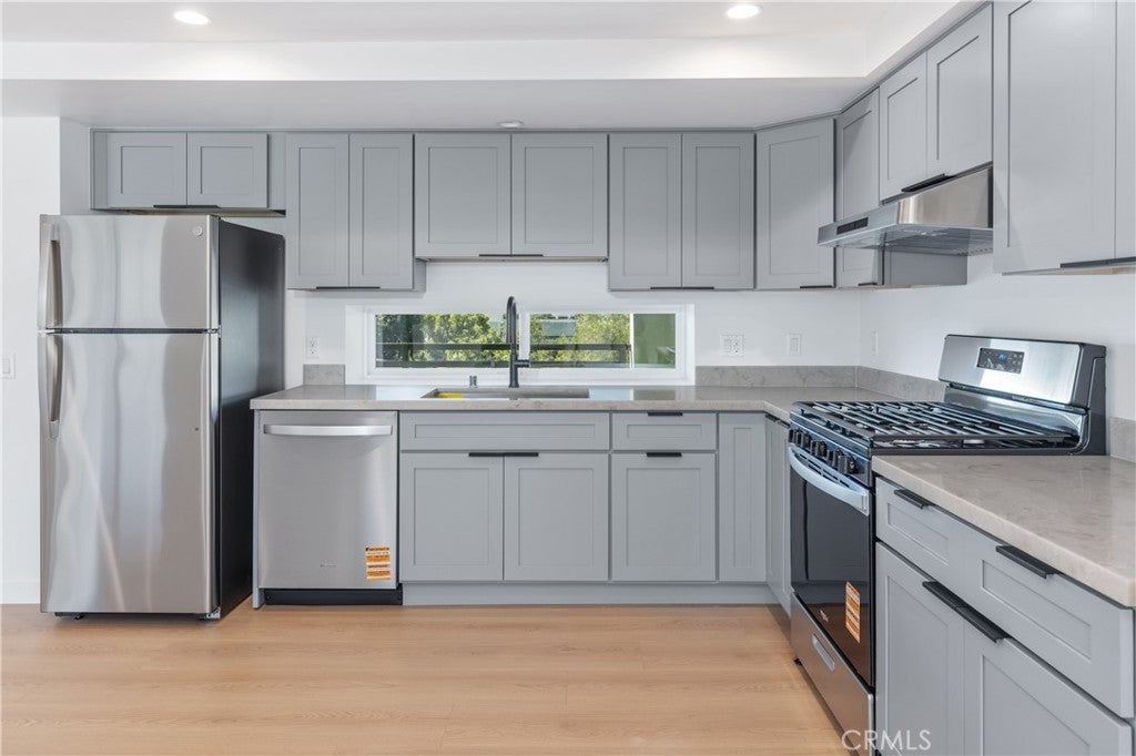 176 N Catalina Avenue 403