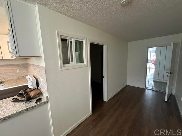 279 Moss Street 13