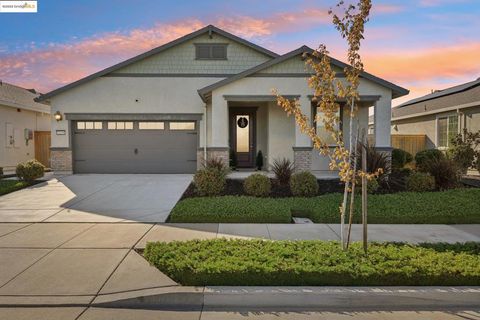 Photo of 2119 Revival Ln Pl, Rio Vista, CA 94571 (MLS # 41114856)