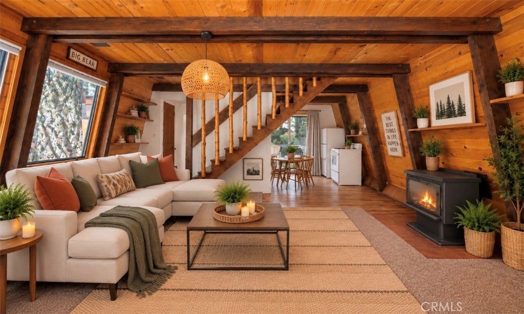 327 W Country Club