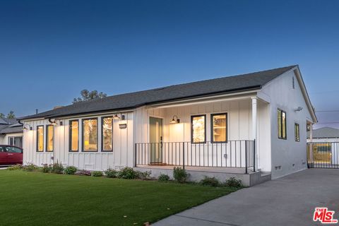 Photo of 5808 Irvine Avenue, North Hollywood, CA 91601 (MLS # 25621351)