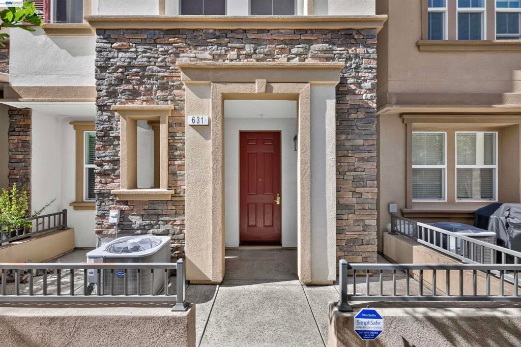631 Moss Way