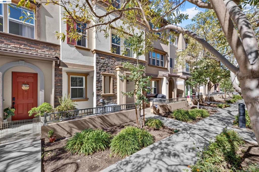 631 Moss Way