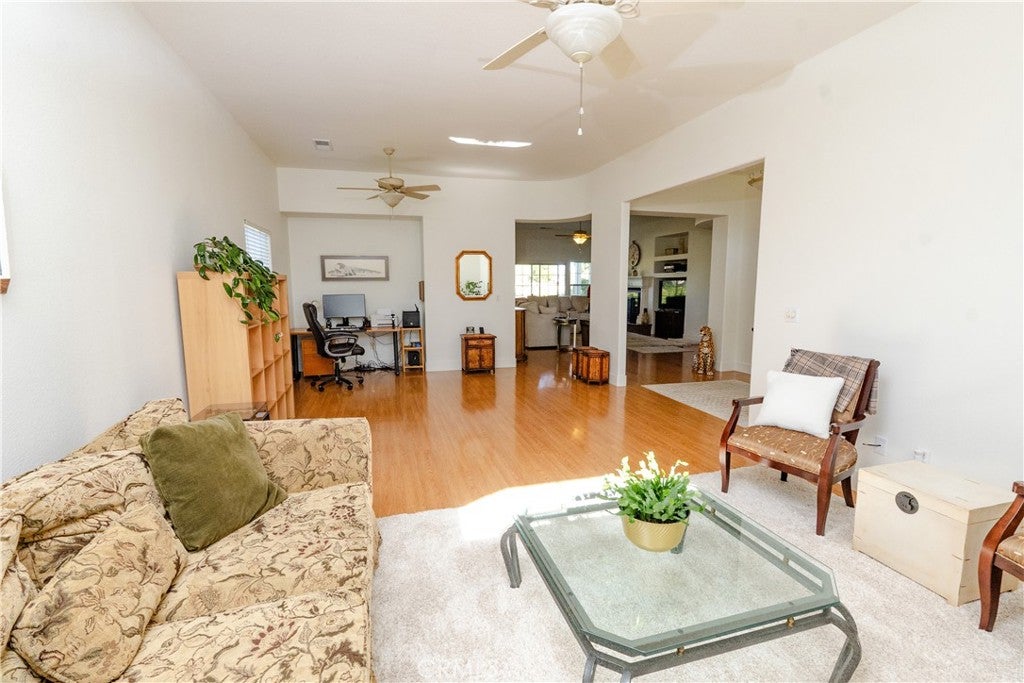 6643 Desert Springs