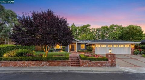 Photo of 659 Park Hill Rd Rd, Danville, CA 94526 (MLS # 41134643)