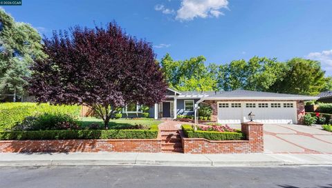 Photo of 659 Park Hill Rd Rd, Danville, CA 94526 (MLS # 41134643)