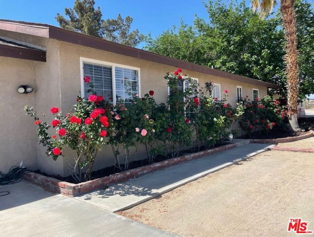 Photo of 74077 Pinon Drive, Twentynine Palms, CA 92277 (MLS # 26750475)