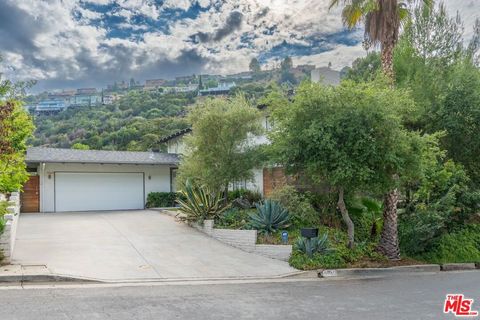 Photo of 7560 Devista Drive, Los Angeles, CA 90046 (MLS # 25584847) Photo of 7560 Devista Drive, Los Angeles, CA 90046 (MLS # 25584847)