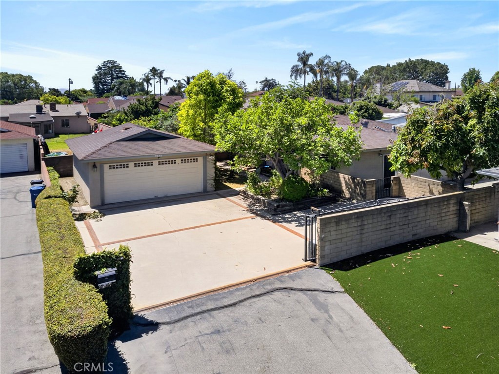 9686 LIVE OAK Avenue