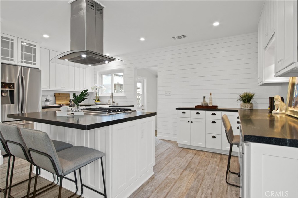 Artcraft Manor (AM) - Residential