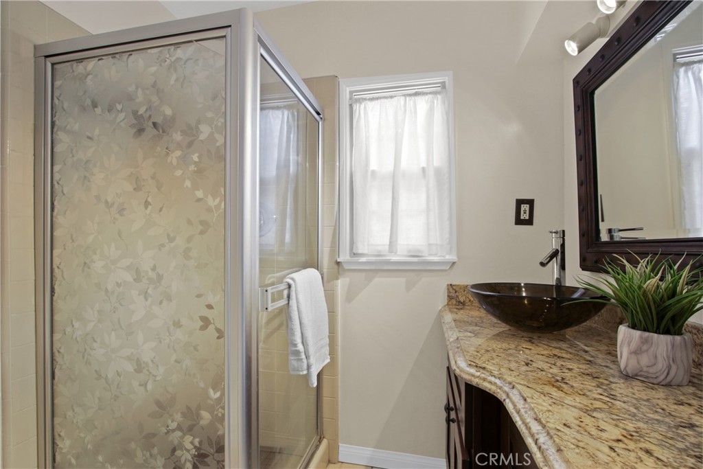 Artcraft Manor (AM) - Residential