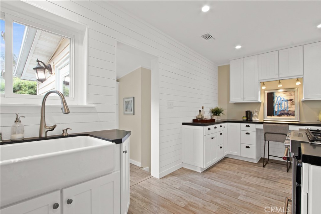 Artcraft Manor (AM) - Residential