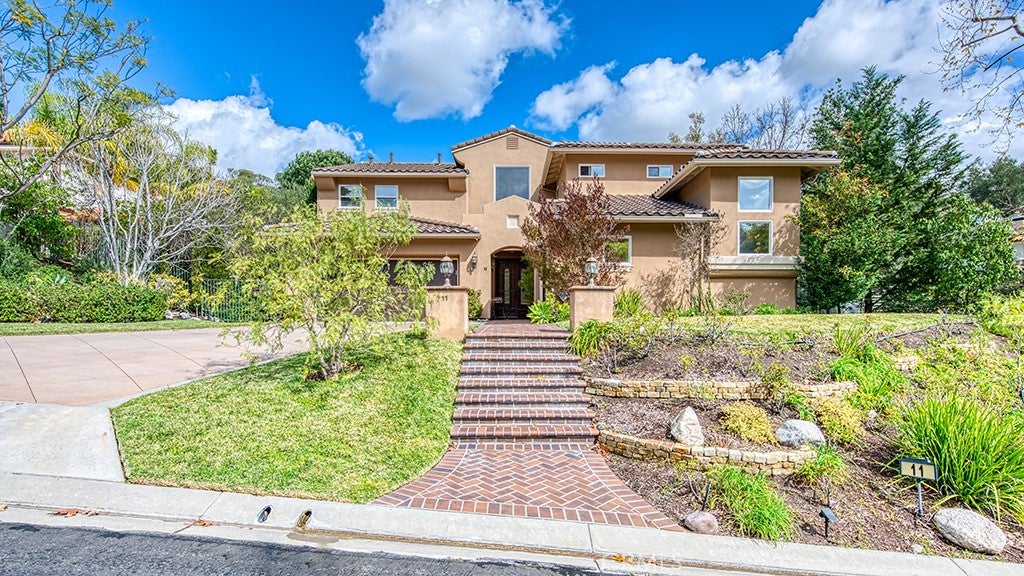 Trabuco Canyon, California, 92679, United States, 5 Bedrooms Bedrooms, ,3 BathroomsBathrooms,Residential,Active,2020129