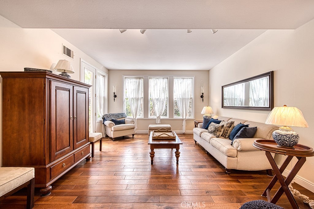 Trabuco Canyon, California, 92679, United States, 5 Bedrooms Bedrooms, ,3 BathroomsBathrooms,Residential,Active,2020129