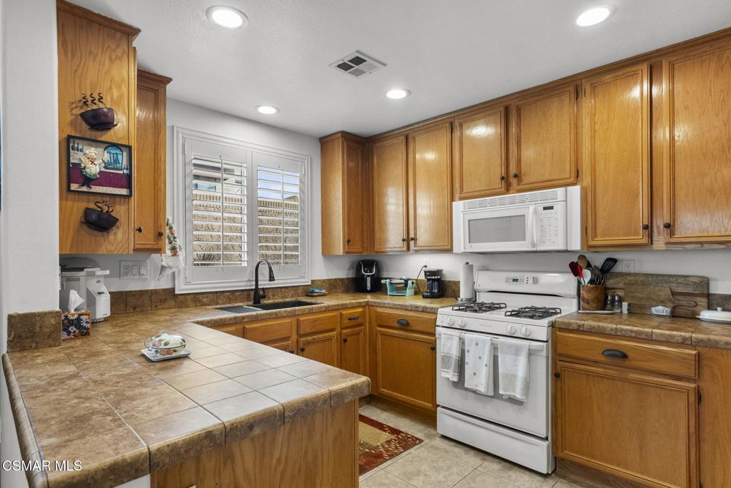 Paseo de Flores-505 - 1005142 - Residential