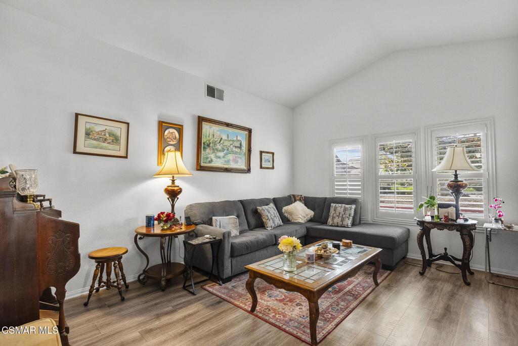 Paseo de Flores-505 - 1005142 - Residential