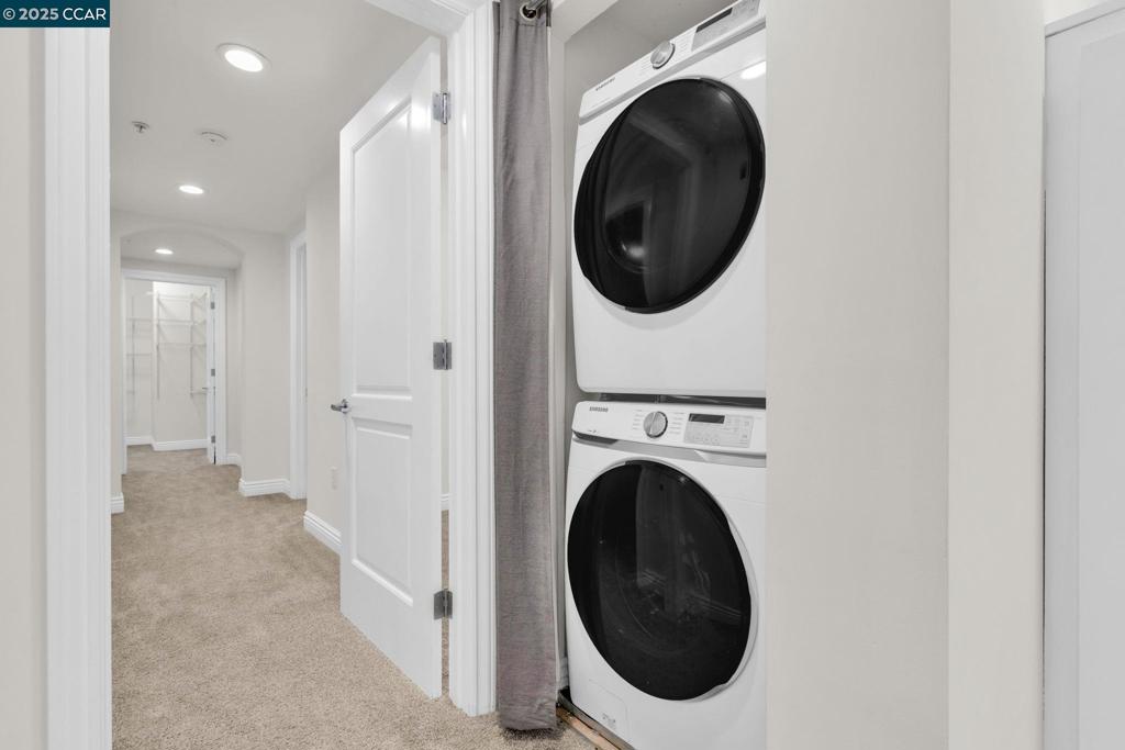 CREEKSIDE - Residential Lease