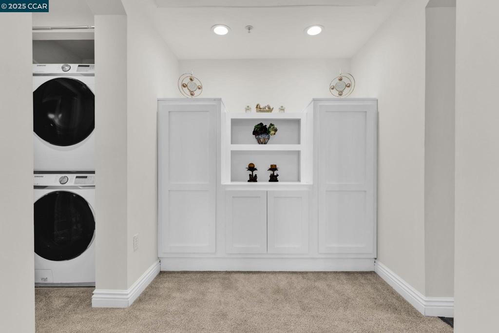 CREEKSIDE - Residential Lease
