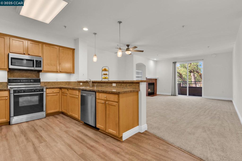 CREEKSIDE - Residential Lease