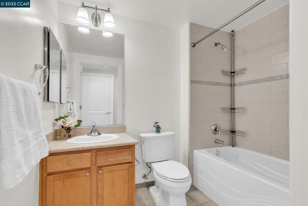 CREEKSIDE - Residential Lease