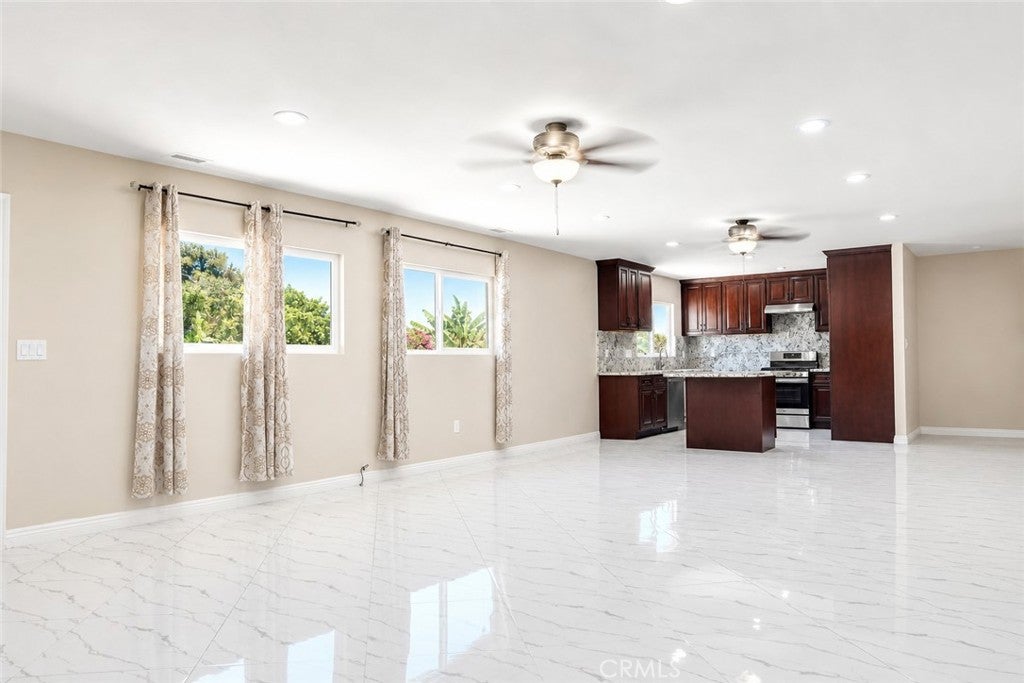 1387 W Francis