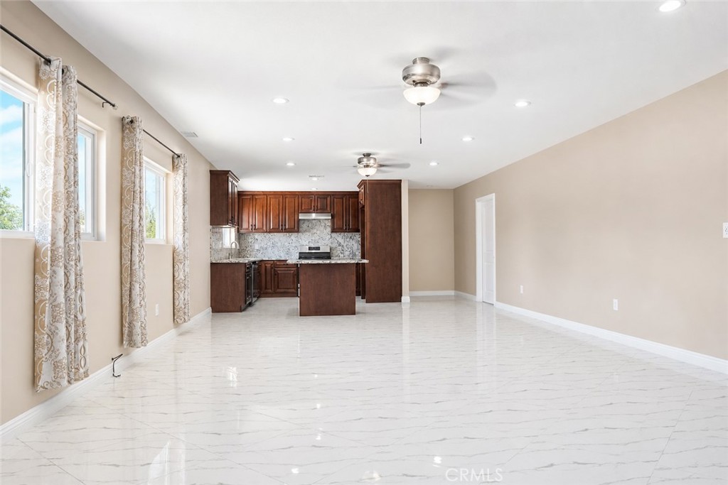 1387 W Francis