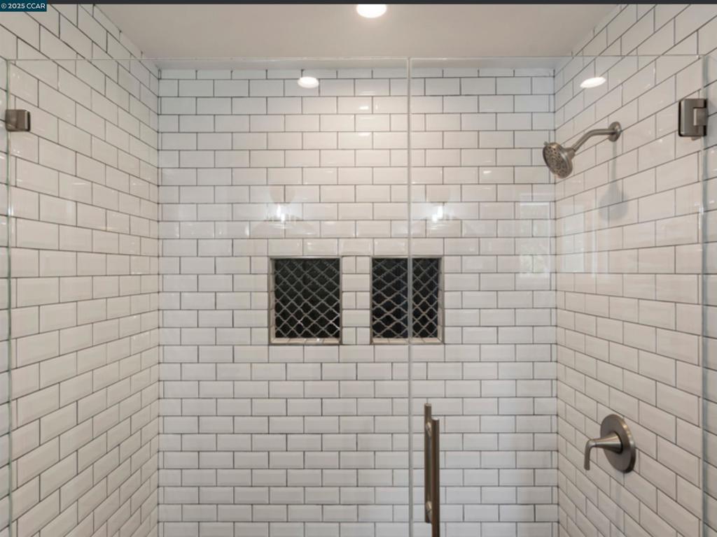YGNACIO WOODS - Residential