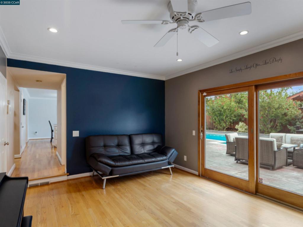 YGNACIO WOODS - Residential