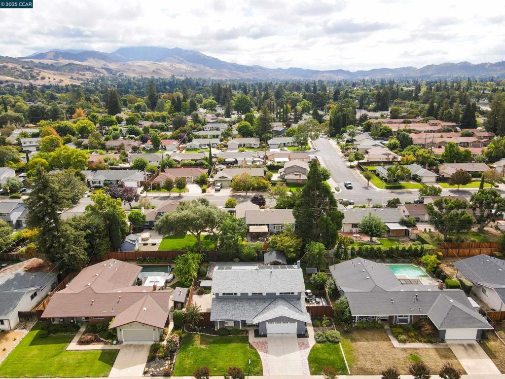 YGNACIO WOODS - Residential