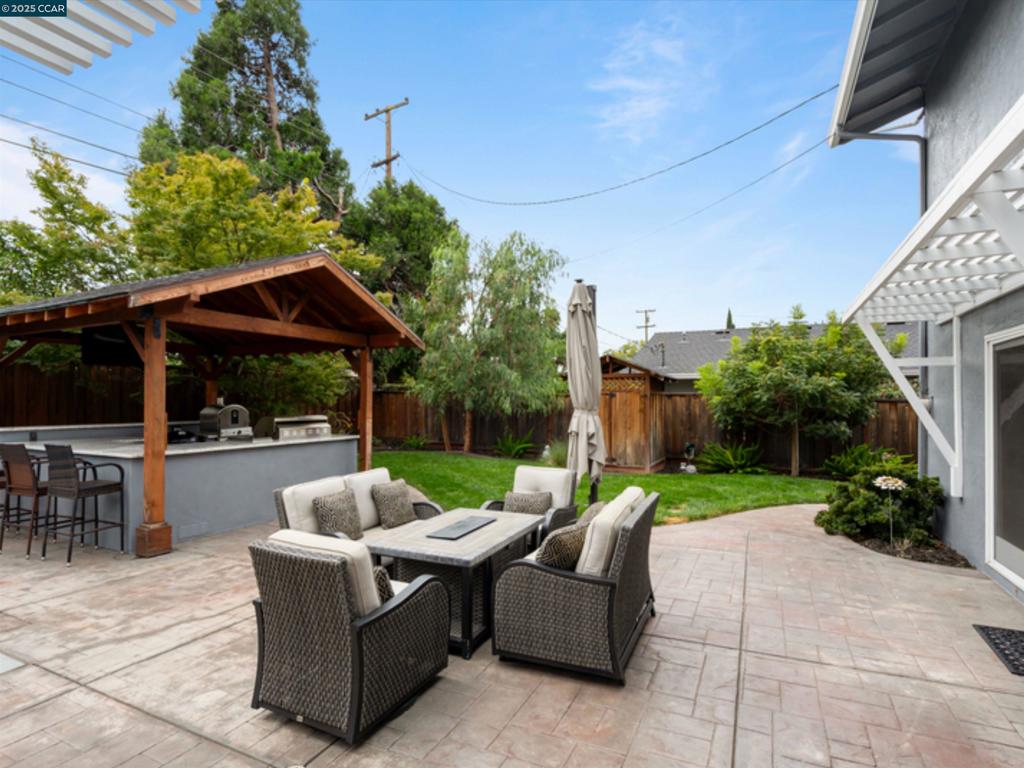 YGNACIO WOODS - Residential