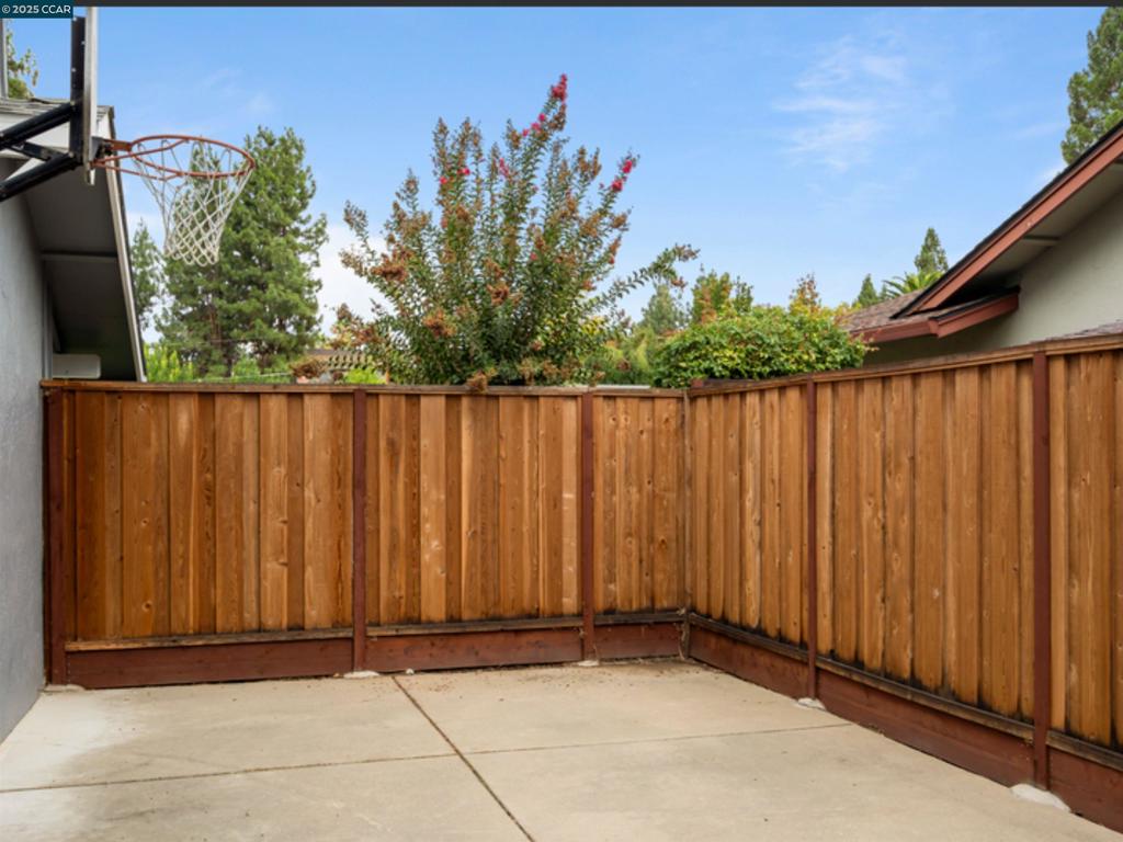 YGNACIO WOODS - Residential