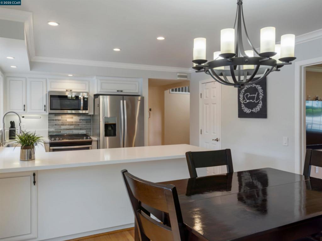 YGNACIO WOODS - Residential