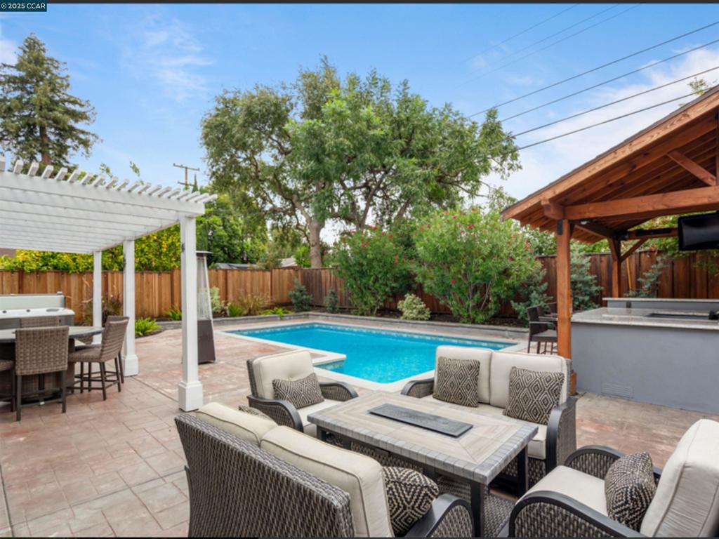 YGNACIO WOODS - Residential