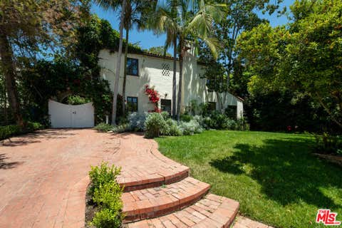 Photo of 231 23rd Street, Santa Monica, CA 90402 (MLS # 26859411)