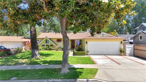 Photo of 2415 E Oakmont AVE, Orange, CA 92867 (MLS # PW26132191)