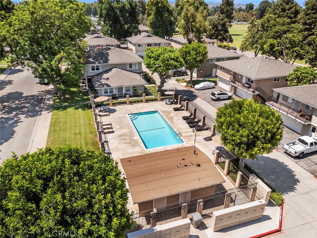 3015 Knollwood Avenue