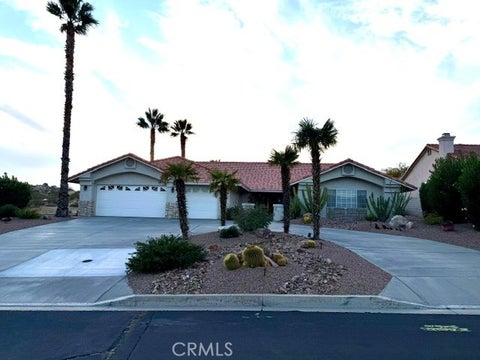 Photo of 16196 Crown Valley DR, Apple Valley, CA 92307 (MLS # HD26233795)