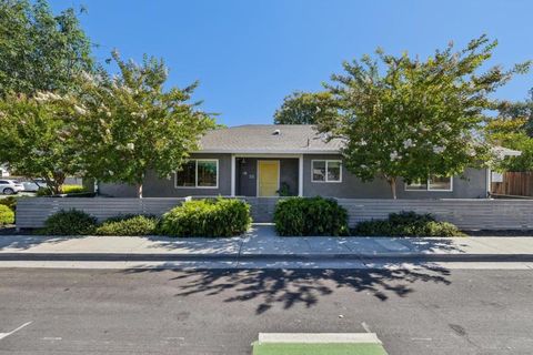 Photo of 3131 Alameda De Las Pulgas, Menlo Park, CA 94025 (MLS # ML82054323)