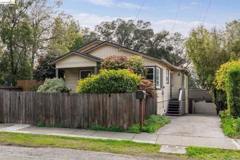 Photo of 4651 Fair Ave, Oakland, CA 94619 (MLS # 41124961)