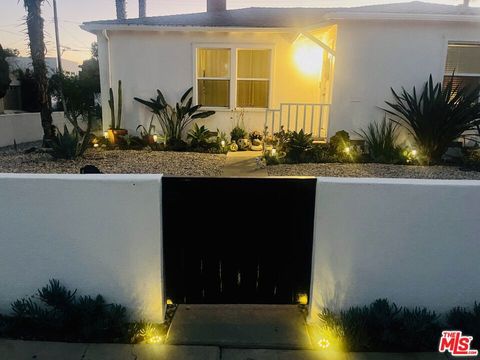 Photo of 2045 Glencoe Avenue, Venice, CA 90291 (MLS # 26714811)