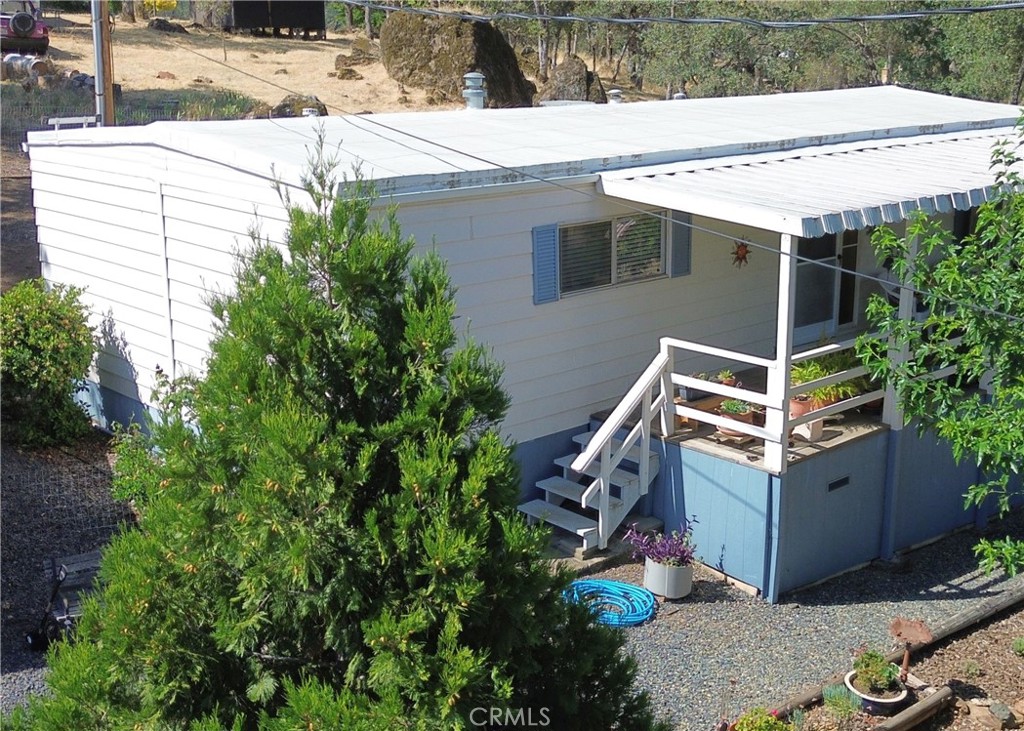 Peaceful Living Awaits! This well-kept 2-bedroom, 1-bathroom mobile home offers 800 square feet of comfortable living space on a .31-acre fully fenced lot. Built in 1973 (pre-HUD), the home has been thoughtfully maintained and reflects pride of ownership throughout.
The interior is clean, bright, and functional, with a cozy layout that makes the most of its space. The fully fenced yard offers room to garden, relax, or let pets roam, and includes a storage shed for added convenience.
Set in a quiet, tucked-away location, this property is also close to Oroville’s natural beauty—just a short drive to the lake, river, and scenic nature walks. Whether you enjoy fishing, hiking, or simply being outdoors, the surrounding area offers easy access to it all.
South Feather Power and Water provide reliable and cost-effective utility service.
This is a solid, well-maintained home on a generous lot—ideal for anyone seeking a peaceful lifestyle with nature close by.
Please do not bother occupant- make an appointment to view.
