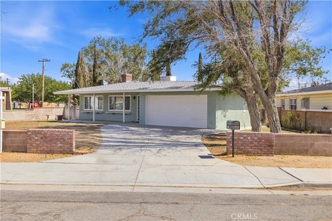 Photo of 2000 Shasta Street, Mojave, CA 93501 (MLS # SR26109418)