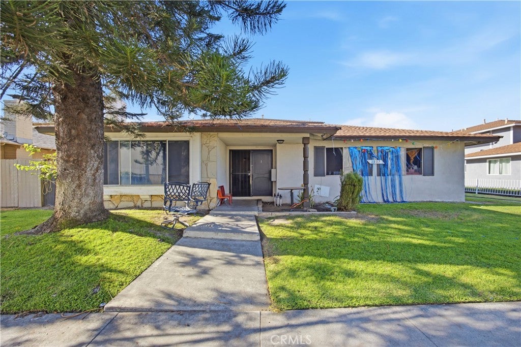 2337 E Omega Avenue