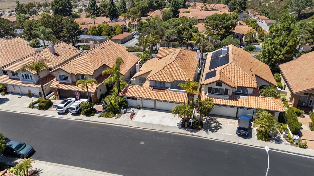 1213 Via Visalia