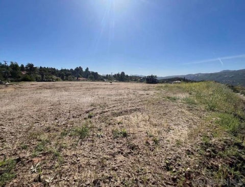 Photo of 2824 Via Asoleado, Alpine, CA 91901 (MLS # 260017453SD)