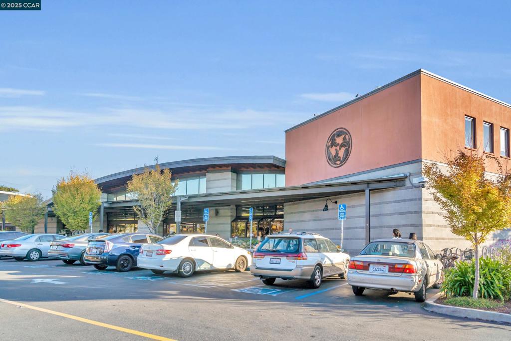 BERKELEY BOWL - Residential