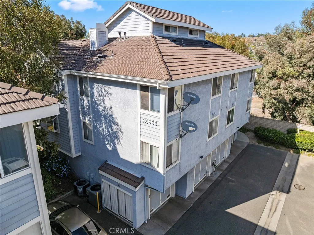 Canyon Country, California 91351, United States, 2 Bedrooms Bedrooms, ,2 BathroomsBathrooms,Residential,Pending,221292