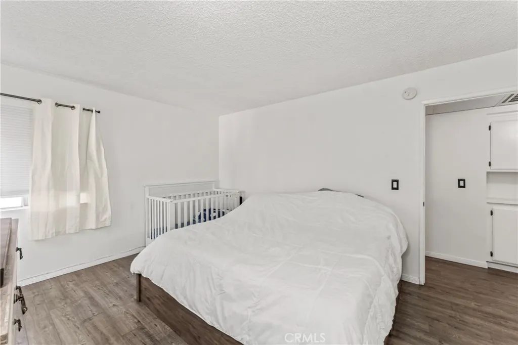 Canyon Country, California 91351, United States, 2 Bedrooms Bedrooms, ,2 BathroomsBathrooms,Residential,Pending,221292