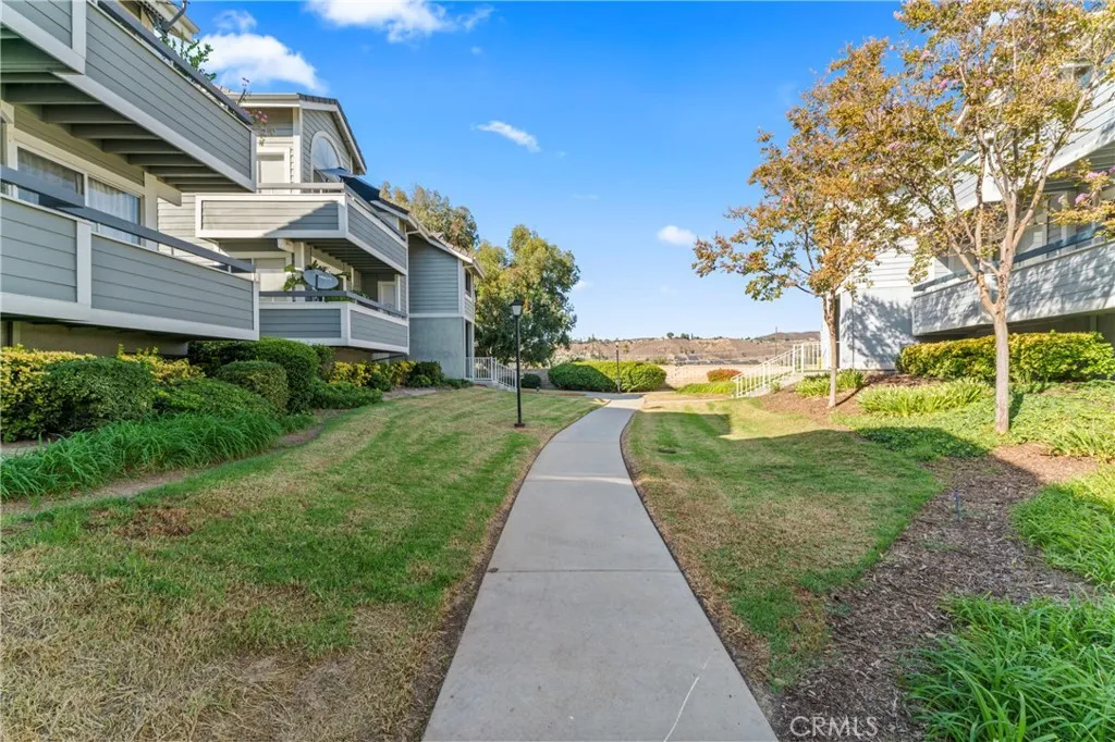 Canyon Country, California 91351, United States, 2 Bedrooms Bedrooms, ,2 BathroomsBathrooms,Residential,Pending,221292